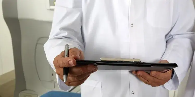 Czy na rehabilitację należy się zwolnienie lekarskie? Sprawdź zasady