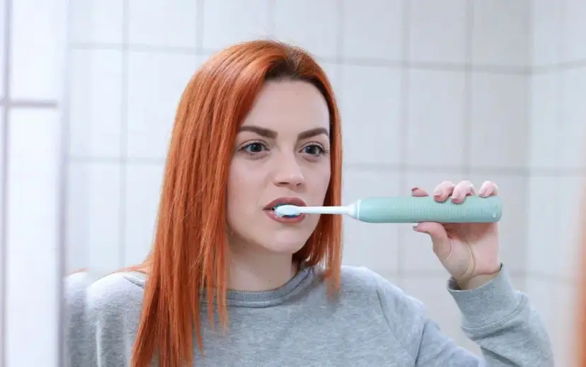 Czym się różni szczoteczka soniczna od rotacyjnej – wybór dla zdrowia zębów