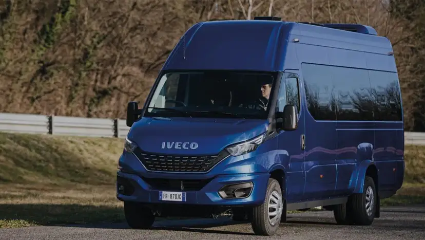 Ile za km bus 20 osobowy – poznaj ukryte koszty wynajmu