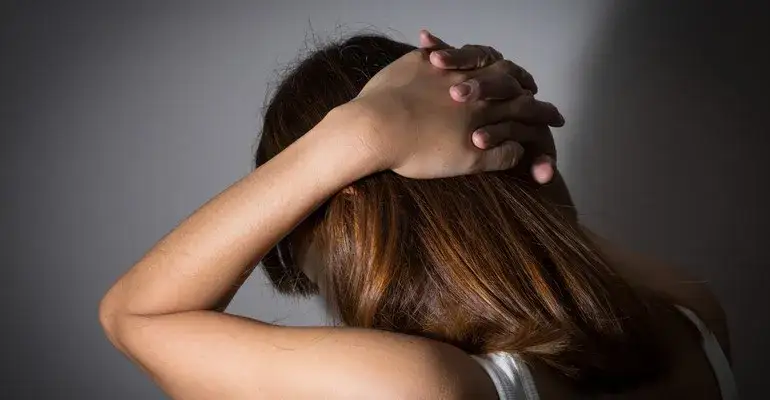 Na czym polega fobia społeczna? Objawy i skuteczne leczenie