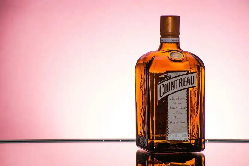 Cointreau: Z czym pić? Klasyczne i nowoczesne drinki przepisy!