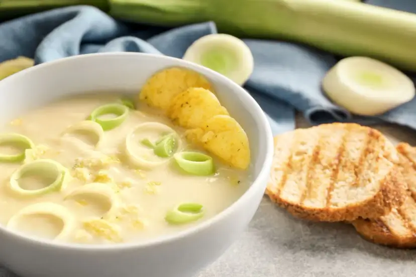 Aksamitna zupa porowa: prosty przepis i sekrety idealnego kremu