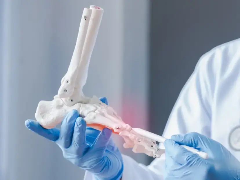 Kto wydaje skierowanie na badanie osteoporozy i jak je uzyskać?