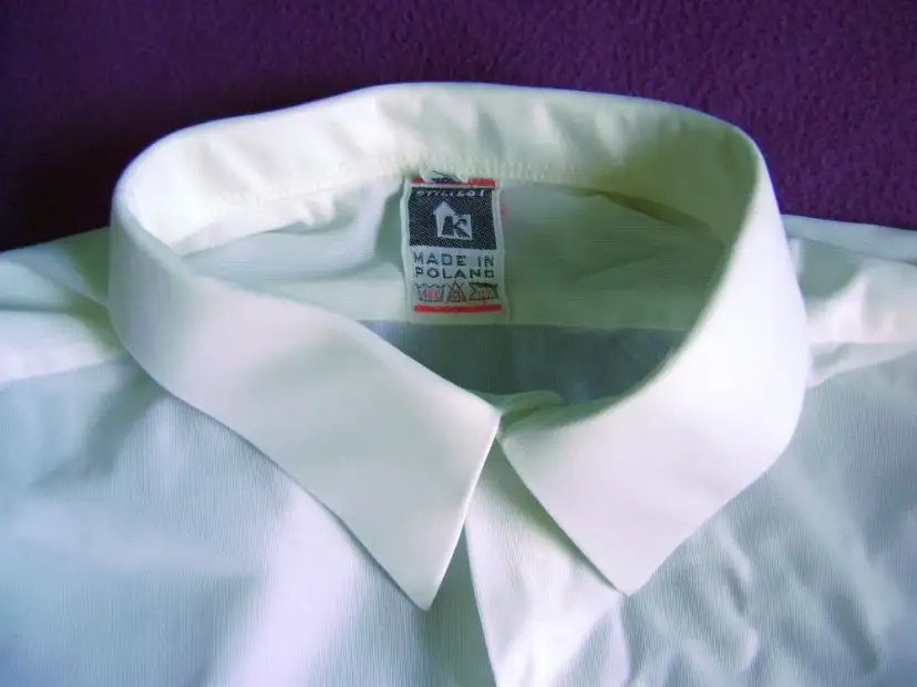 Koszula non iron co to znaczy? Zrozum korzyści i pielęgnację