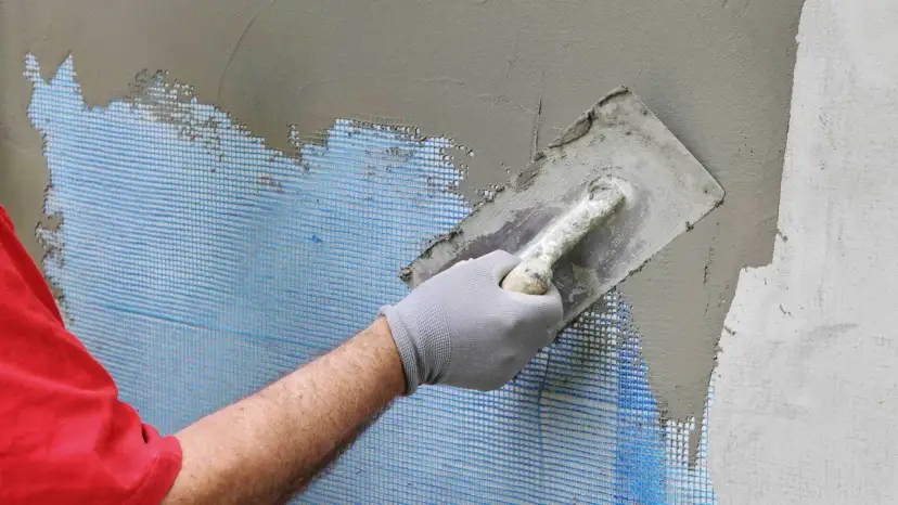 Ile za robociznę elewacji? Poznaj koszty i uniknij niespodzianek