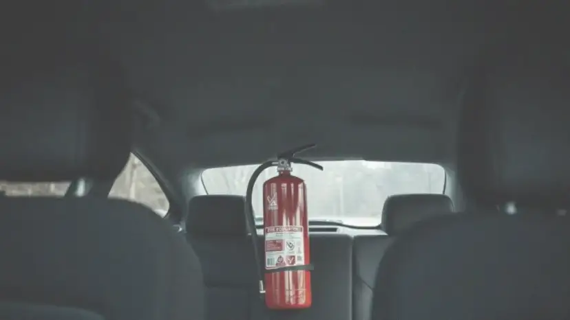 Czy gaśnica jest obowiązkowa w samochodzie? Sprawdź przepisy i kary