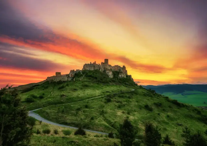 Odkryj najpiękniejsze miejsca na Słowacji: góry, zamki, jaskinie