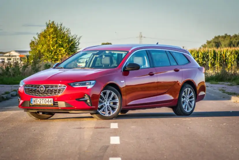 Pojemność baku Opel Insignia – co musisz wiedzieć przed podróżą