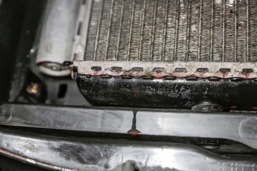 Pęknięta chłodnica: Jak uniknąć drogiej awarii silnika?