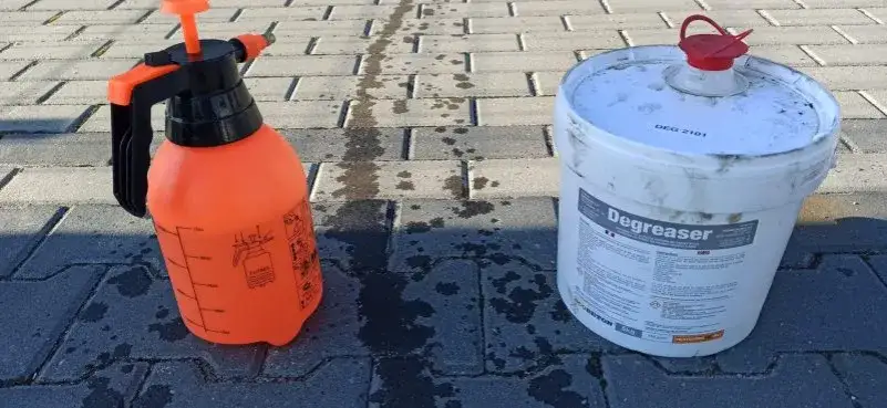 Skuteczne metody, jak usunąć olej silnikowy z butów bez uszkodzeń