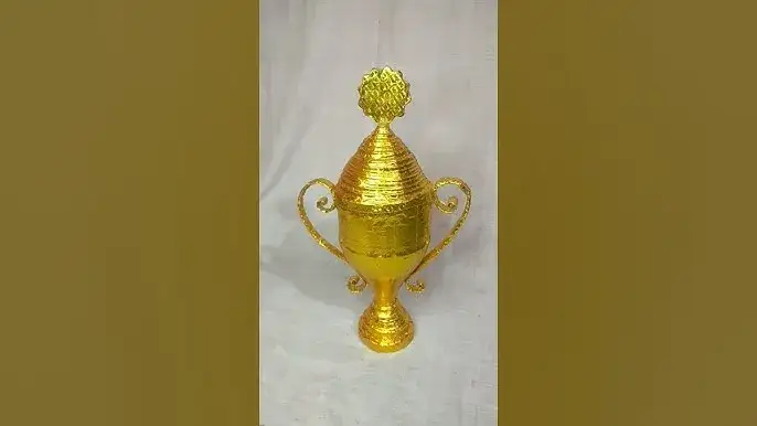 Jak zrobić puchar z butelki - łatwe i kreatywne pomysły na trofeum