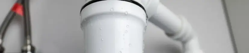 Jak założyć uszczelkę klinową syfonu i uniknąć nieszczelności