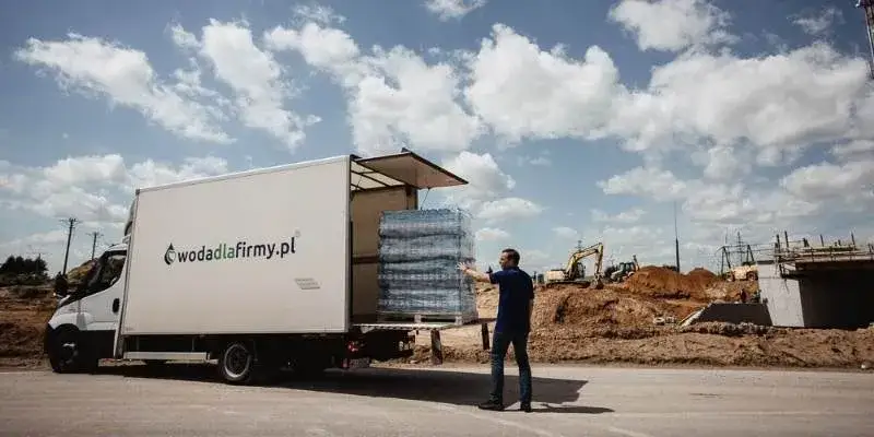 Obowiązek wody dla pracowników: Jaki paragraf? Uniknij kar!