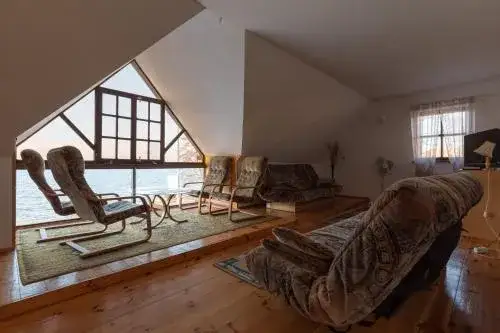 Apartamenty Jak Tu Miło w Ogonkach - Komfortowy wypoczynek nad jeziorem