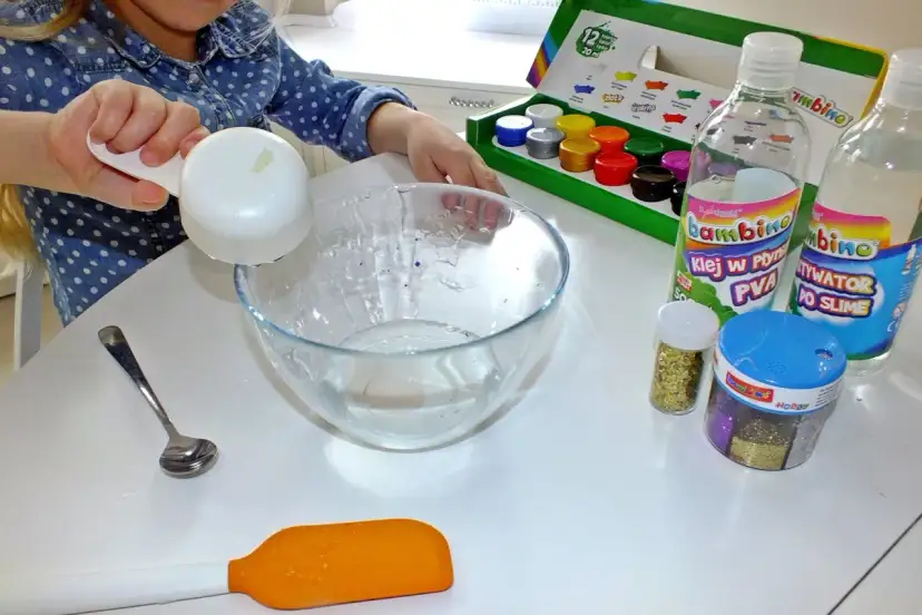 Jak zrobić gumę sensoryczną w domu - proste przepisy i porady