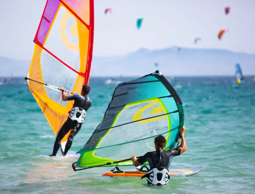Windsurfing: Jaki wiatr jest idealny dla Ciebie? Sprawdź!