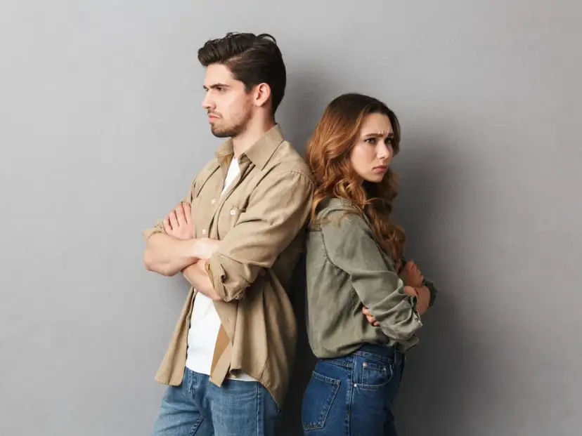 Kłótnie w związku? Poznaj psychologiczne triki na spokój i zgodę.