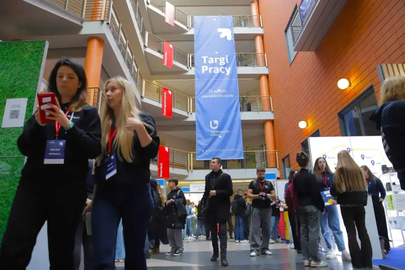 Praca na Uniwersytecie Łódzkim: Jak znaleźć i co zyskasz?