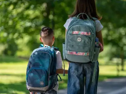 Jaki plecak kupić do 7 klasy, aby uniknąć bólu pleców?
