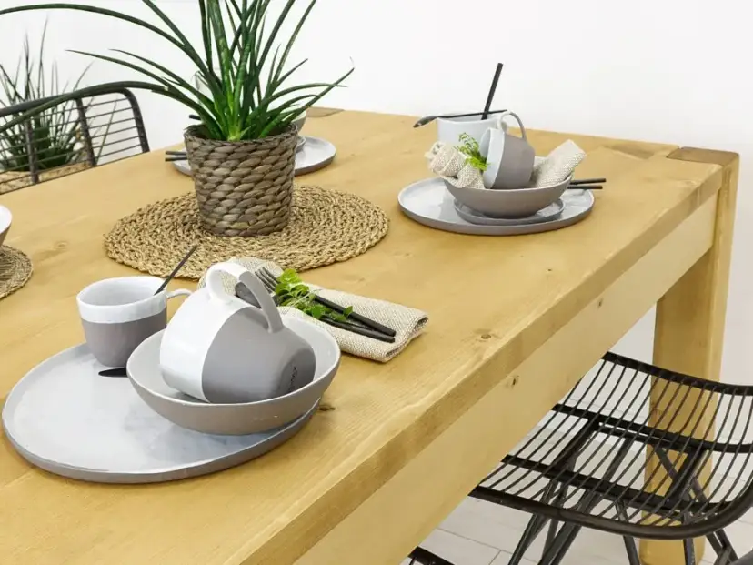 Co położyć na stół w salonie, aby zachwycić gości i siebie