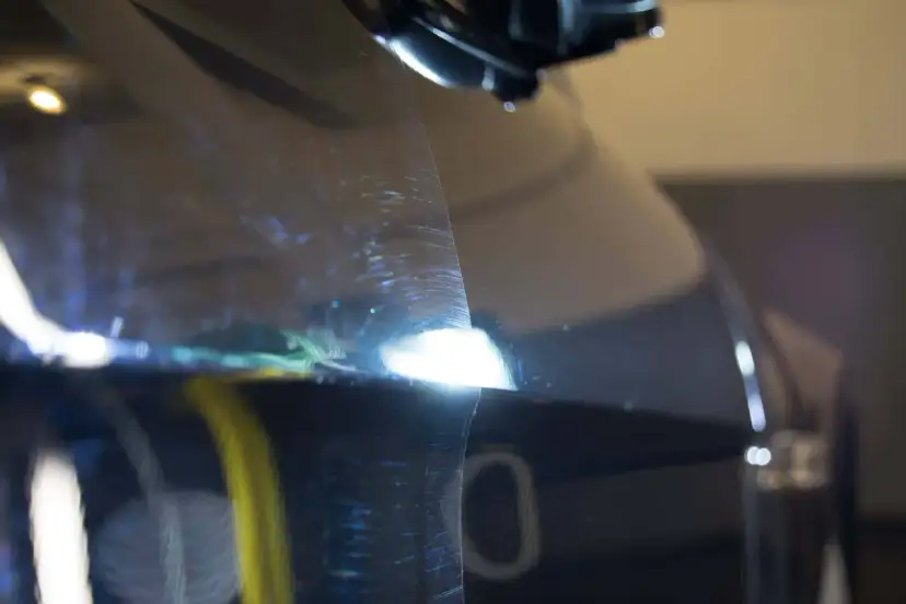 Polerowanie samochodu: Jaka temperatura da idealny lakier?