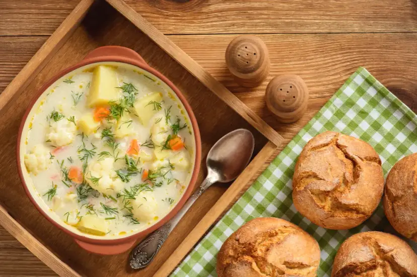 Ile kalorii ma zupa kalafiorowa? Zaskakujące różnice w kaloryczności