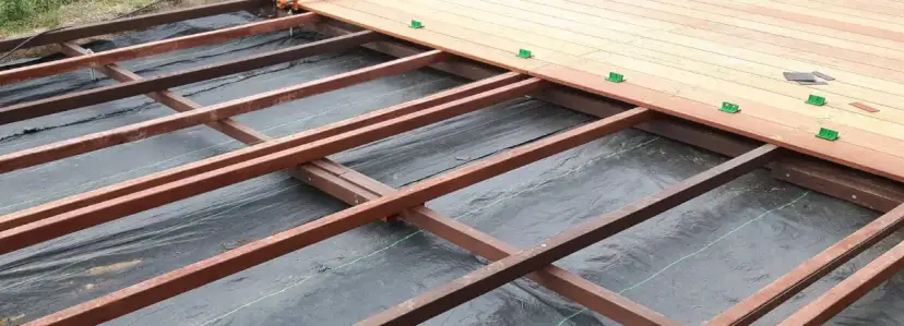 Jakie legary na podłogę? Wybierz trwałość i stabilność!