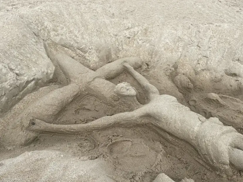 Rzeźby z piasku: Gdzie je podziwiać i jak stworzyć własną?