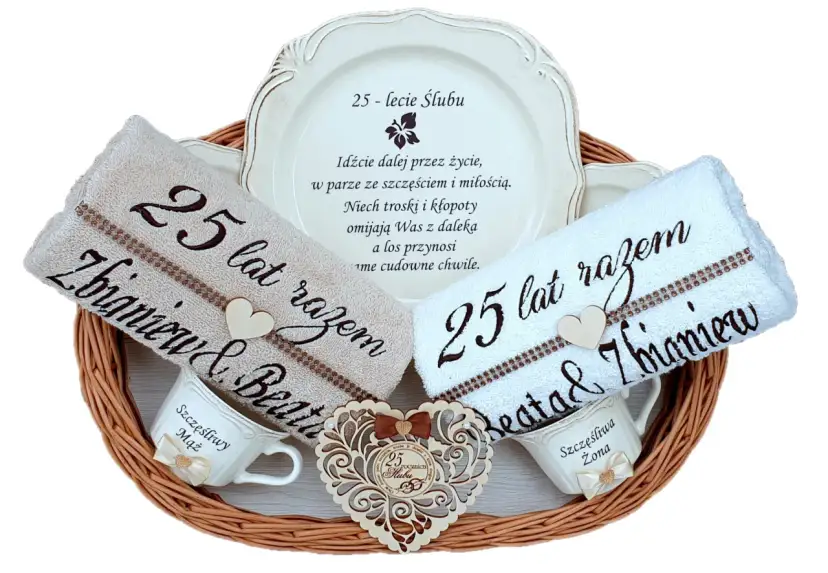 Co się daje na 25 rocznicę ślubu? Odkryj wyjątkowe pomysły na prezenty