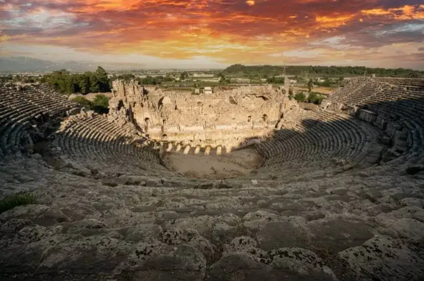 Ile trwa lot z Warszawy do Antalyi? Zaskakujące fakty o czasie przelotu