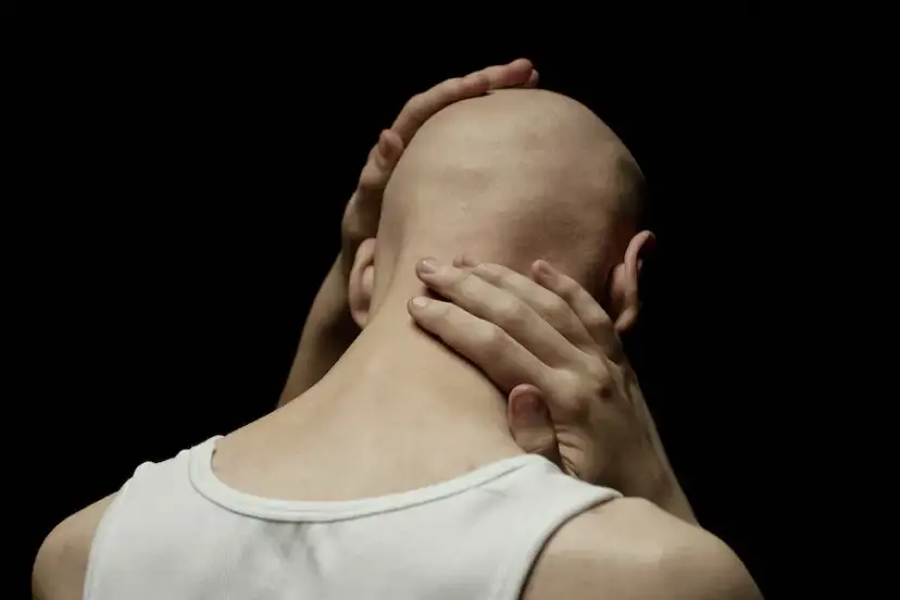 Dlaczego facet po rozstaniu jest chamski? Zrozum jego emocje