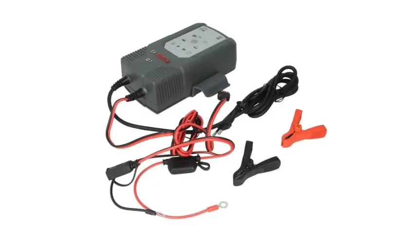 Prostownik czerwony to plus czy minus – uniknij błędów przy podłączeniu