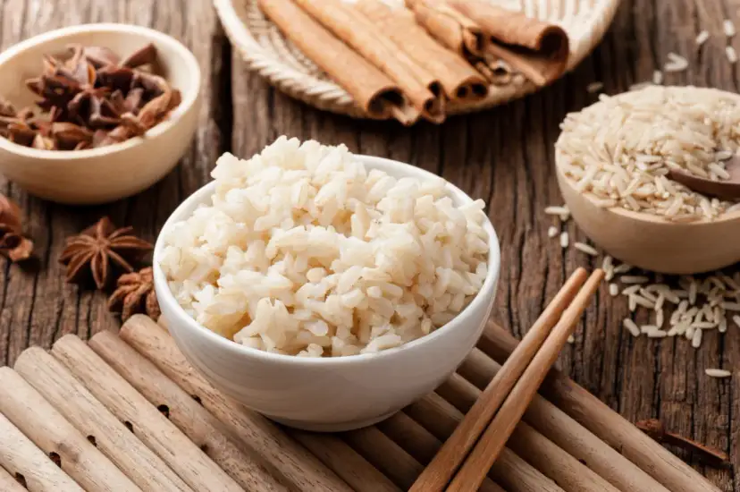 Ile gotować ryż? Opanuj czasy i sekrety perfekcyjnego ryżu!