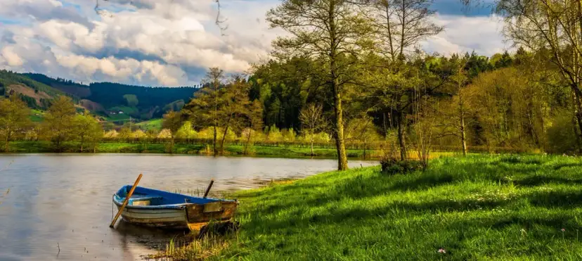 Gdzie na ryby z noclegiem? Odkryj TOP łowiska w Polsce!