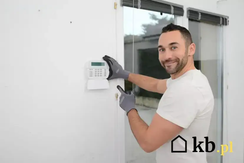 Ile kosztuje alarm w domu? Pełny przewodnik po kosztach montażu.