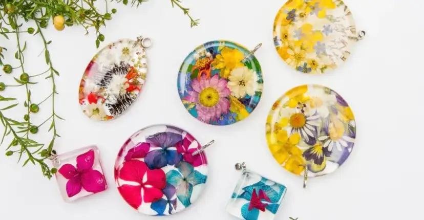 Biżuteria z Żywicy Epoksydowej: Przewodnik DIY Krok po Kroku