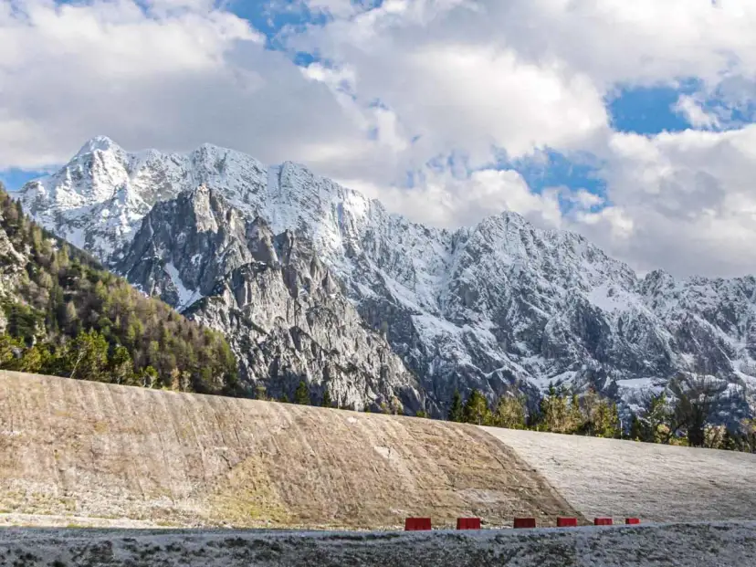 Planica jakie góry otaczają dolinę? Odkryj ich piękno i wysokości