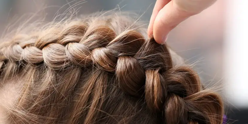Flechtfrisuren für mittellanges Haar: Einfache Styles für jeden Anlass