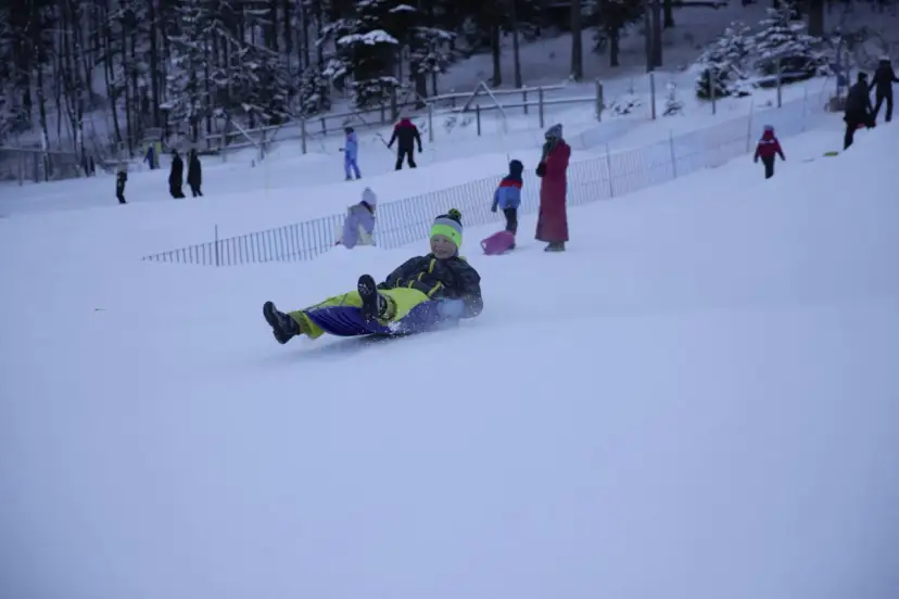 Gdzie na sanki z dzieckiem w Zakopanem? Bezpieczne miejsca na zimę