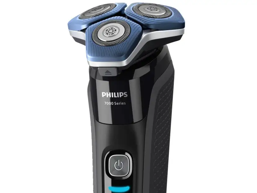 Czarna golarka elektryczna Philips 7000 Series z niebieskimi elementami i przyciskiem zasilania.