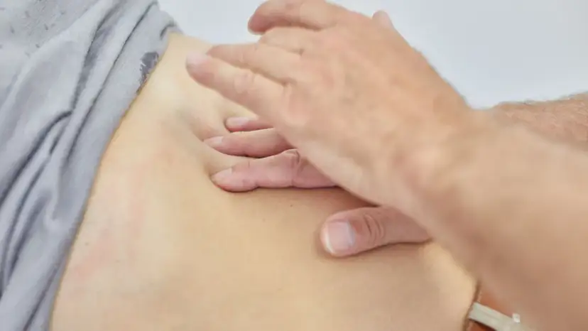 Gallenbeschwerden: Symptome erkennen & Ursachen verstehen