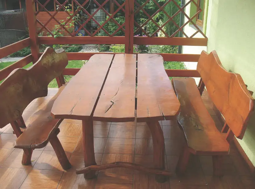 Jak zrobić meble z bali - proste sposoby na piękne meble ogrodowe