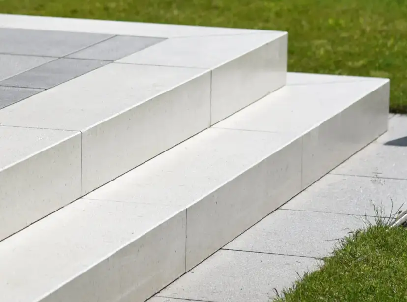 Z czego zrobić schody zewnętrzne? Najlepsze materiały i porady