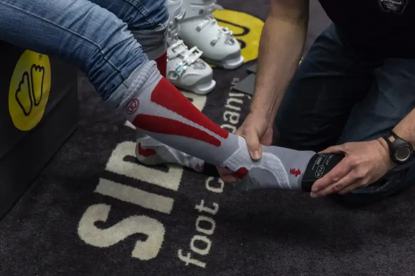 Skarpety narciarskie: przewodnik. Wybierz idealne i uniknij błędów!