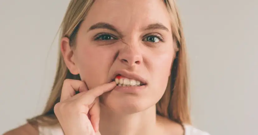 Bezpieczne sposoby na ból dziąseł w ciąży – jak złagodzić dyskomfort bez ryzyka