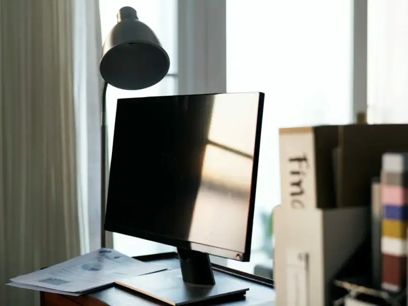 Dlaczego monitor nie wyświetla obrazu? Sprawdź te powszechne przyczyny