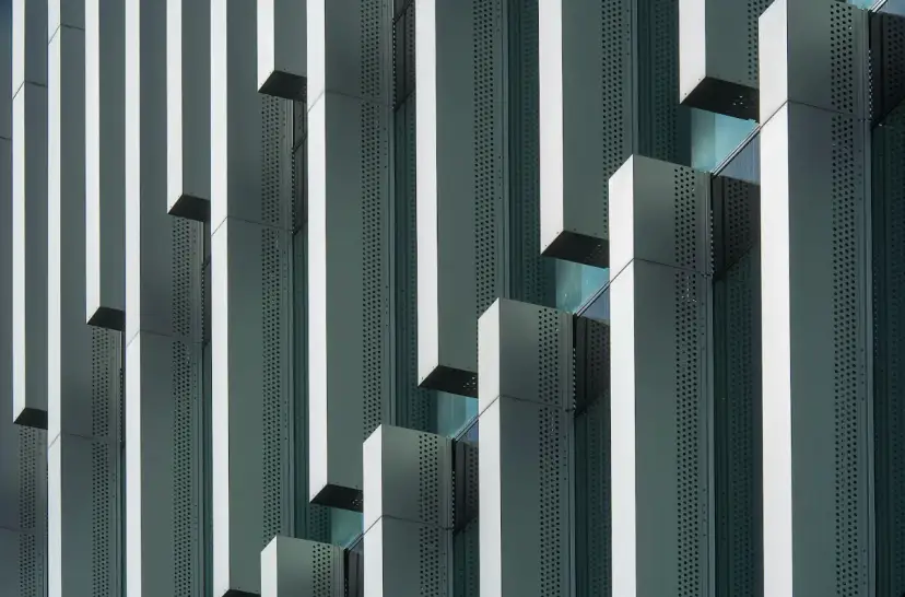 Producent profili aluminiowych a zrównoważony rozwój – czy aluminium może być ekologiczne?