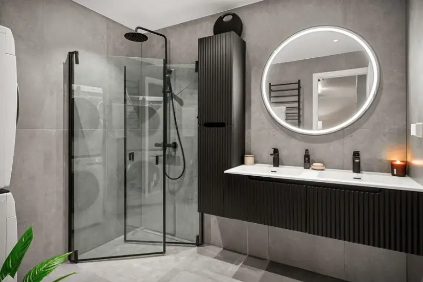 Lustra z podświetleniem LED do domu – jak je wykorzystać?