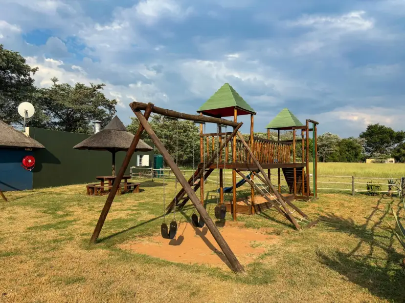 Plac zabaw dla dzieci – jakie urządzenia rozwijają koordynację i sprawność ruchową?