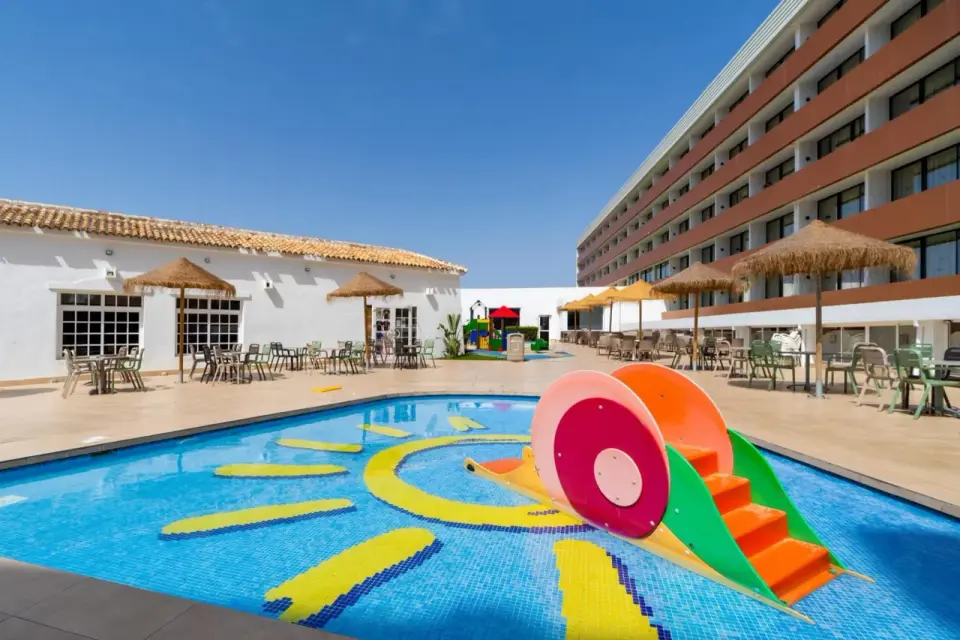 Hotel Carabela Matalascañas - qué ofrece y si te conviene